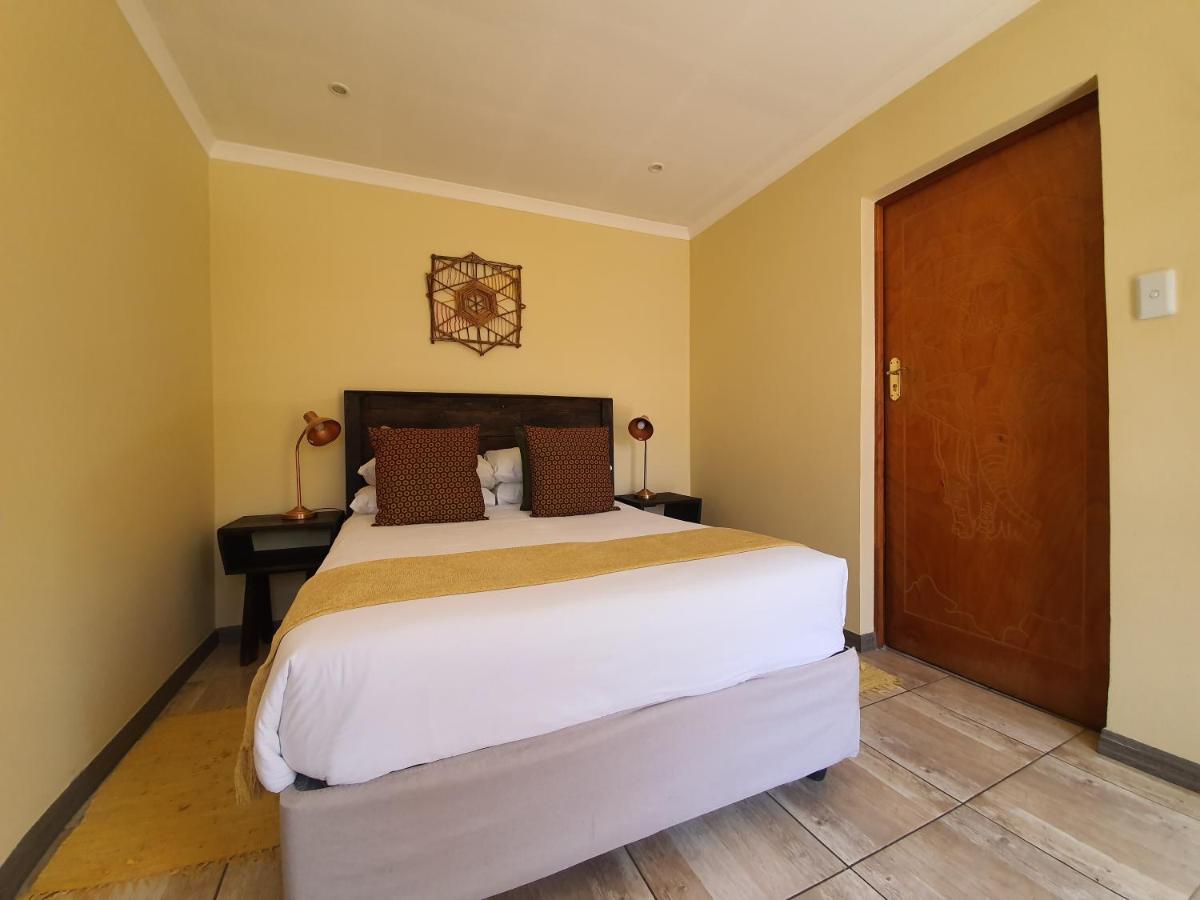 Albergue Lebo'S Soweto Backpackers Exterior foto