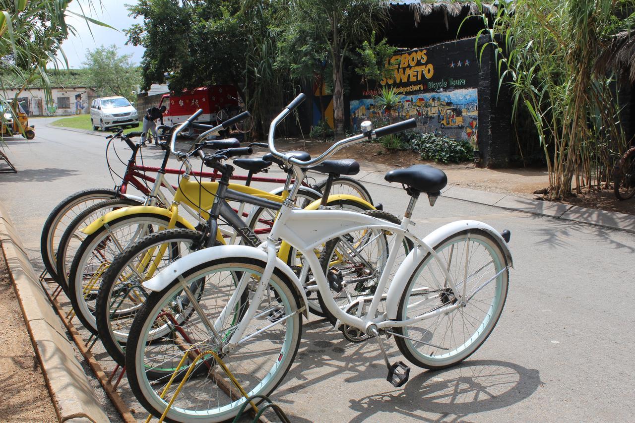 Albergue Lebo'S Soweto Backpackers Exterior foto
